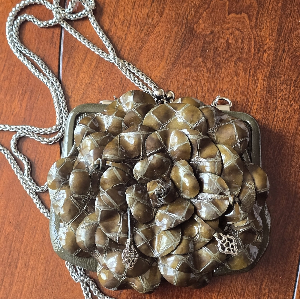 Brighton Roselie Shine Flower Kiss Lock Olive Green Leather Coin Purse Crossbody